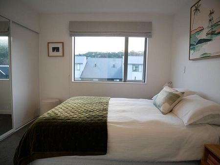 Modern 3 bedroom townhouse in Petone - Photo 5