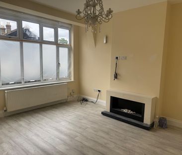 3 Bed Terraced House, Earlswood Avenue, CR7 - Photo 1