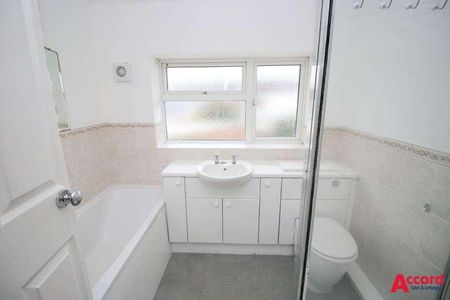 Swale Close, Aveley, RM15 - Photo 3