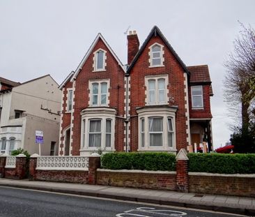 Victoria Road North, Southsea - Photo 1