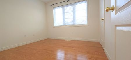 For Lease - 25 Fitzroy Avenue, Markham, Ontario - Photo 3
