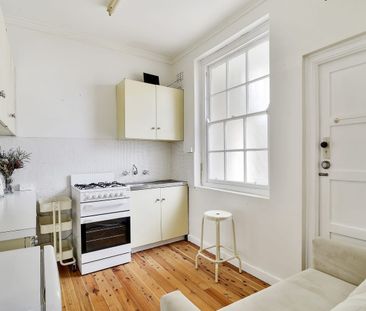 Only moments from High Street ferry and minutes walk from Kirribill... - Photo 1