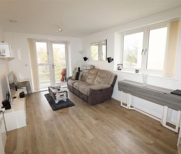 Manor Way, Borehamwood - Photo 1