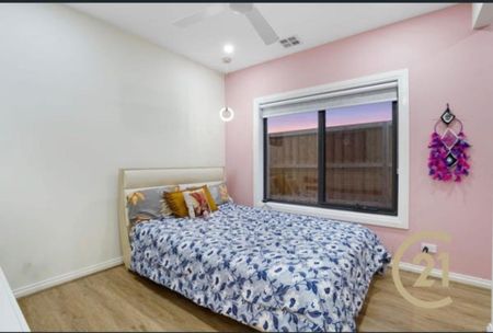 "Stylish 4-Bedroom Home with Two Master Suites in Fraser Rise" - Photo 4