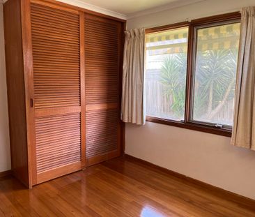 THREE BEDROOM HOME WITH LARGE YARD AND GARAGE - Photo 4