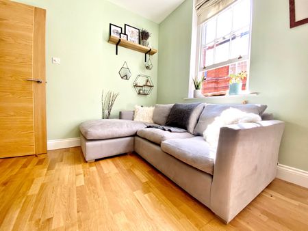 2 Bed Flat, Coptic Street, WC1A - Photo 3