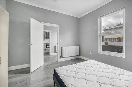 3 Bed Flat, Commerce Road, N22 - Photo 2
