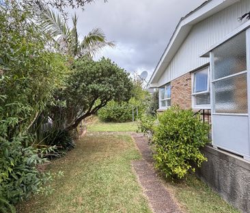 MOUNT EDEN, 2 BEDROOMS - Photo 1