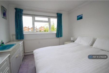 3 bedroom detached house to rent - Photo 3