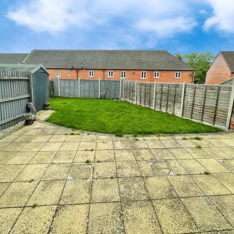 3 bedroom semi-detached house to rent - Photo 1