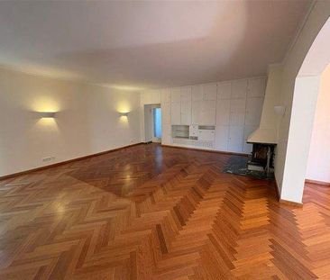 Wunderschöne, großzügig geschnittene 4-Zimmer-Wohnung mit Sonnenbal... - Photo 1