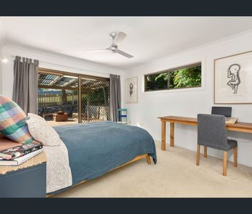 Spacious Family Home in Prime Banora Point Location - Photo 6