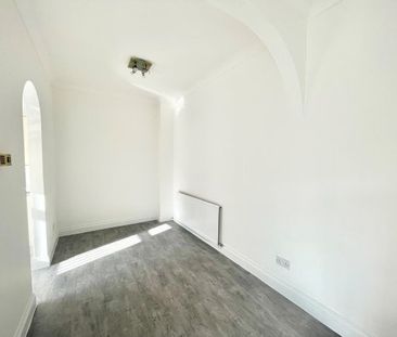 Hayling Avenue, Baffins - Photo 1