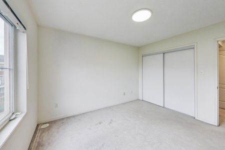 For Lease - 19 Hays Boulevard Unit# 4, Oakville, Ontario - Photo 4