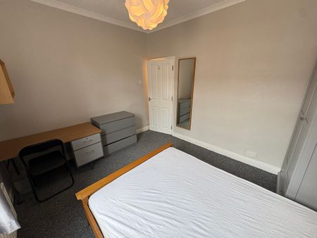 Diamond Street, The Groves - P2163 - Photo 2