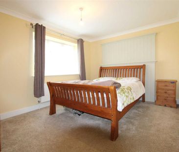 3 bedroom end of terrace house to rent - Photo 5