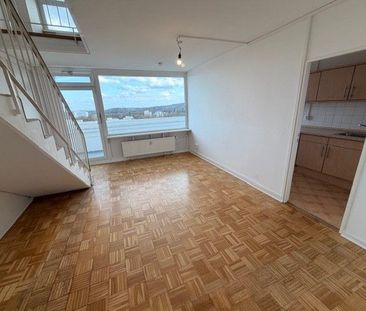 Großzügige 4-Zimmer Maisonette-Galerie-Wohnung mit zwei Balkonen! - Photo 2