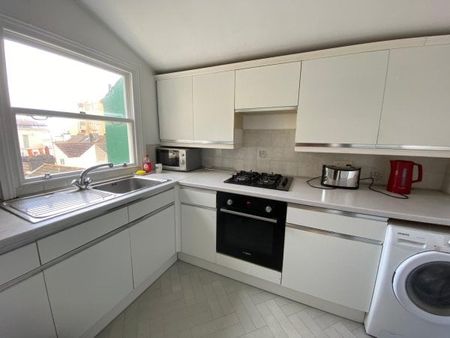 Victoria Terrace 2 bedroom flat to rent - Photo 5