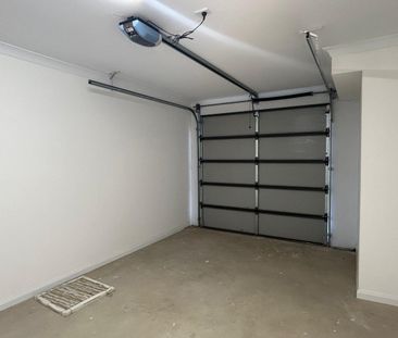 Stunning newly built townhouse in highly sought after Modbury - Photo 5