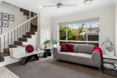 Spacious Family Home Capestone Estate. Contact Julie Sykes 0438 050 110 - Photo 3