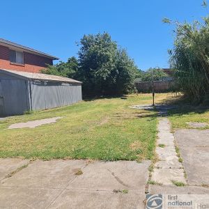 27 Lenore Street, Springvale - Photo 2