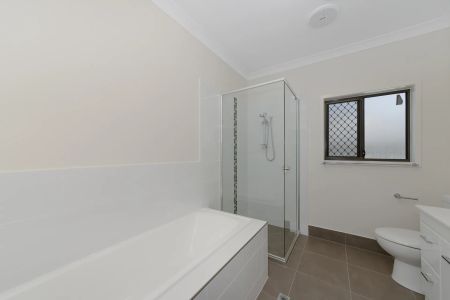 Beautiful On Banfield - Photo 5