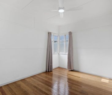 Charming 3-Bedroom Cottage on a Corner Block in Booval - Photo 2