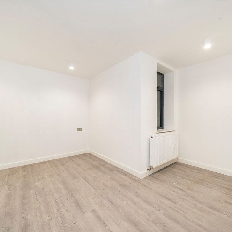 Wimbledon Hill Road, SW19 7PA, London - Photo 1