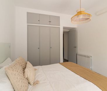 Avinguda de Mistral, Barcelona, Catalonia 08015 - Photo 3