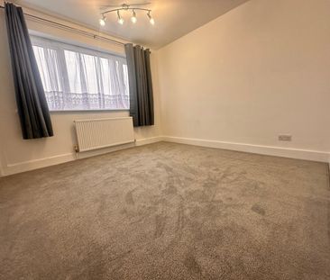 Scott Avenue, Rainham - Photo 4