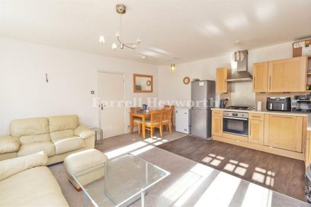 2 bedroom flat to rent - Photo 2