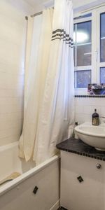 3 bedroom flat to rent - Photo 3