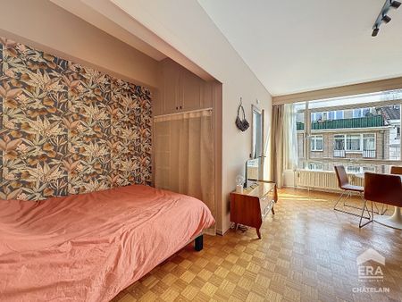 IXELLES - PRACHTIG GEMEUBILEERD STUDIO VAN 42M² - Foto 3