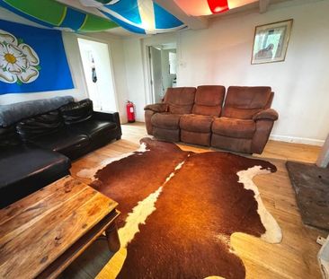3 Bed - Jarvis Quarry, Tetbury Road, Cirencester - Photo 4