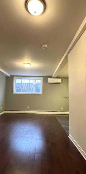 Grand 4 1/2 lumineux à louer - Photo 1