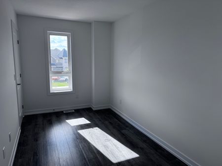 For Lease - 225 Burke Street, Hamilton, Ontario - Photo 5