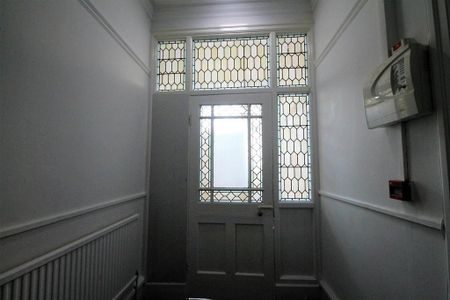 8 bedroom property to rent - Photo 4