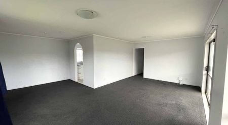 3 Bedroom house with sleepout - Photo 3