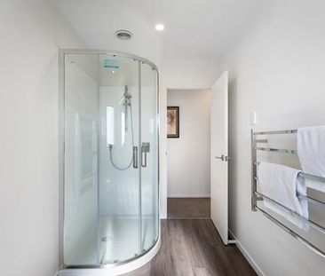 UNFURNISHED TOWNHOUSE - 3 BEDROOMS - Photo 2