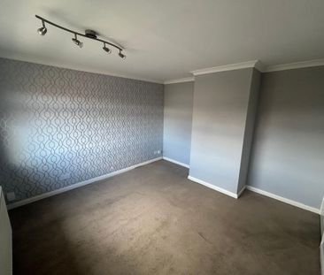 3 bedroom end of terrace house to rent - Photo 1