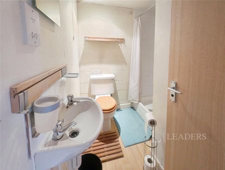 1 bedroom flat to rent - Photo 5