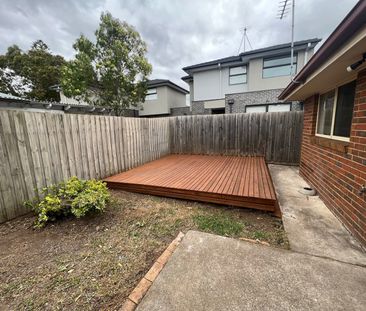 8 Sexton Street, Airport West VIC 3042 - Photo 5