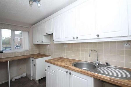 Caterham Close, Clacton-on-sea, CO16 - Photo 3