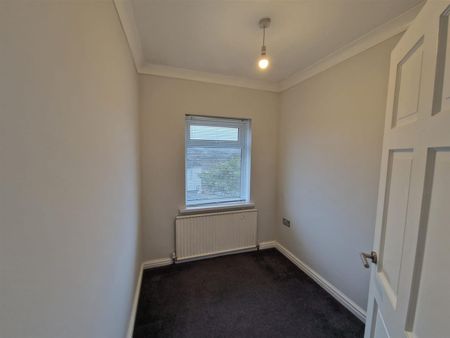 Lydford Avenue, St. Thomas, SA1 8DX, Swansea - Photo 3