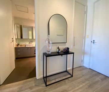 Huge 1 bedroom PLUS STUDY in a convenient location! - Photo 2