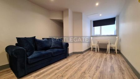 1 bedroom in a flat share to rent - Photo 2