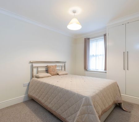 Moorend Park Road, Cheltenham GL53 0GB - Photo 2