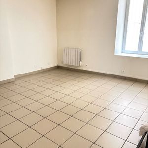 Location Appartement 1 pièce 32m² - Photo 2