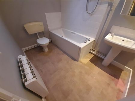 2 bedroom terraced house to rent - Photo 5