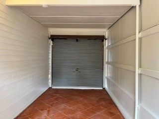 Lowset 2 bedroom unit close to school - shops and beach - Photo 1